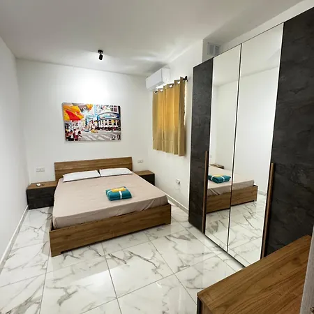 Bright 3 Bedroom In Apartament Gzira