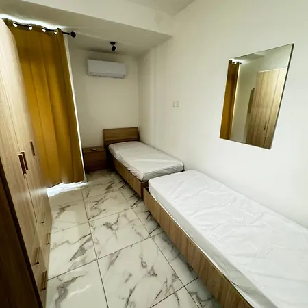 Bright 3 Bedroom In Διαμέρισμα *